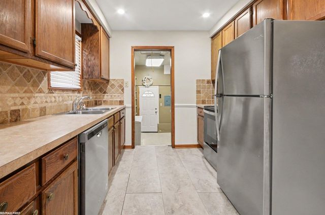 22801 Violet Street, St Clair Shores, MI 48082