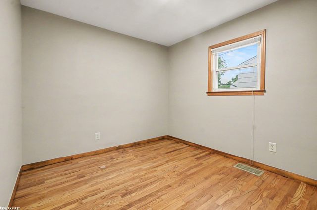 22801 Violet Street, St Clair Shores, MI 48082