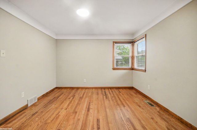 22801 Violet Street, St Clair Shores, MI 48082