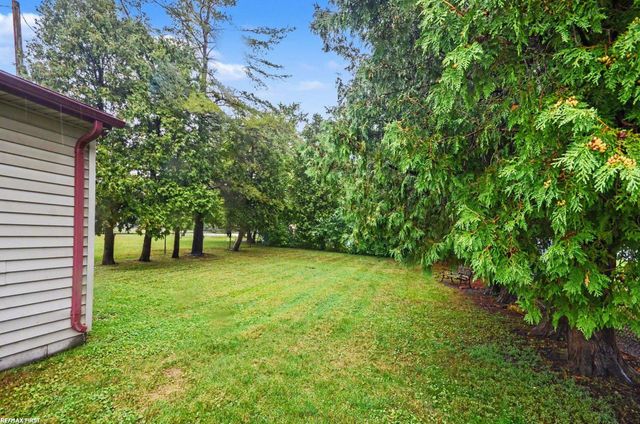 22801 Violet Street, St Clair Shores, MI 48082