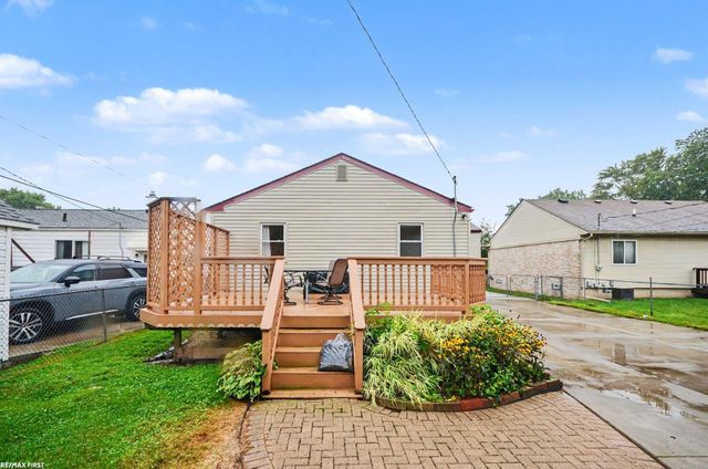 22801 Violet Street, St Clair Shores, MI 48082