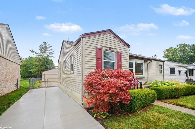 22801 Violet Street, St Clair Shores, MI 48082