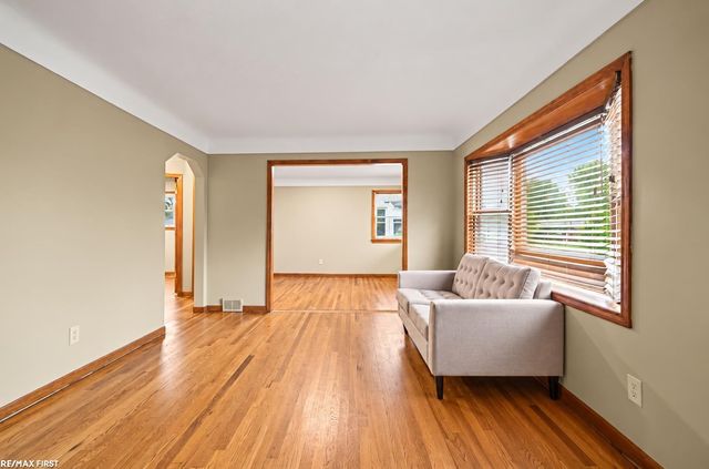 22801 Violet Street, St Clair Shores, MI 48082