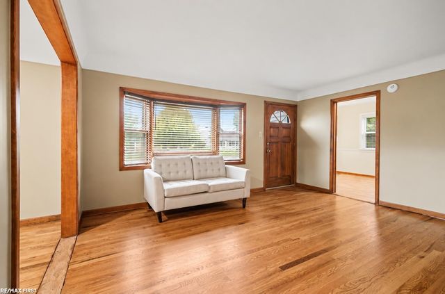22801 Violet Street, St Clair Shores, MI 48082