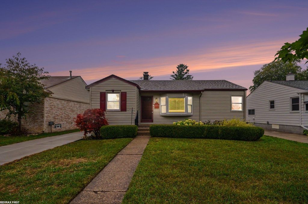 22801 Violet Street, St Clair Shores, MI 48082
