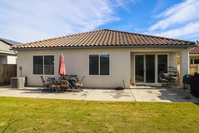 2040 Descanso, Clovis, CA 93619