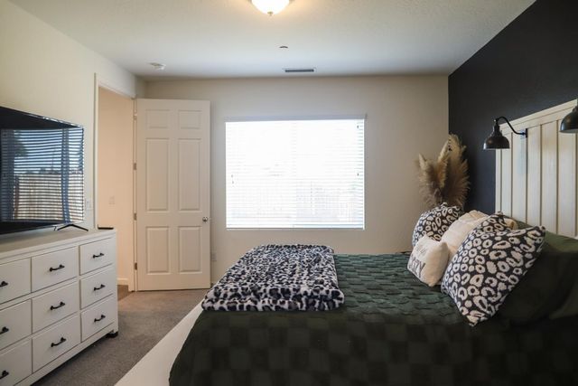 2040 Descanso, Clovis, CA 93619