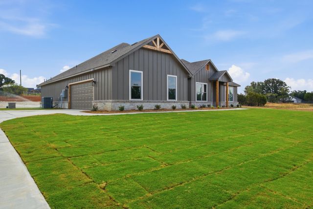 125 Graystone Drive, Weatherford, TX 76087