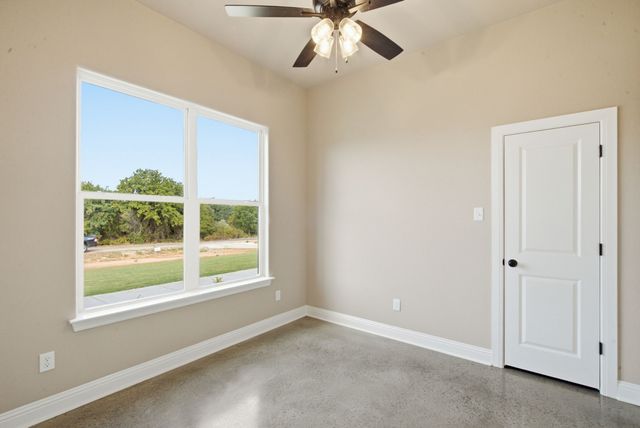 125 Graystone Drive, Weatherford, TX 76087