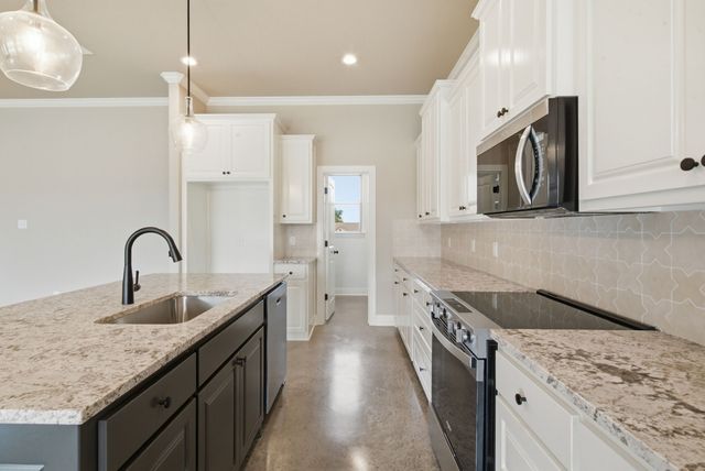 125 Graystone Drive, Weatherford, TX 76087