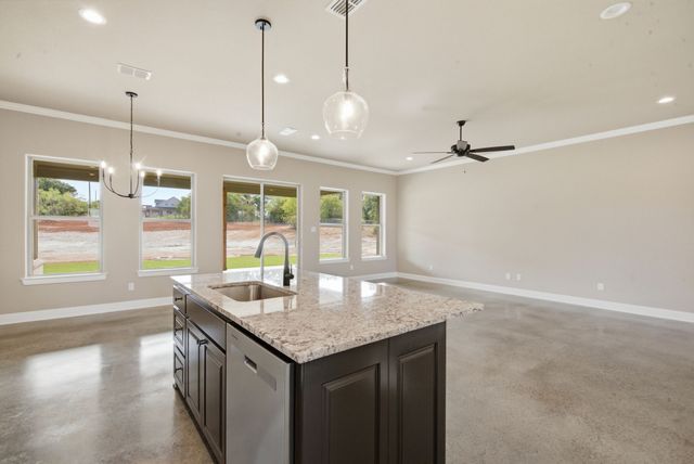 125 Graystone Drive, Weatherford, TX 76087