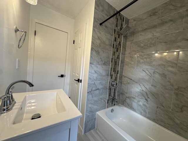 5832 N 71st STREET, Milwaukee, WI 53218