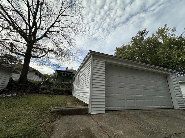 5832 N 71st STREET, Milwaukee, WI 53218