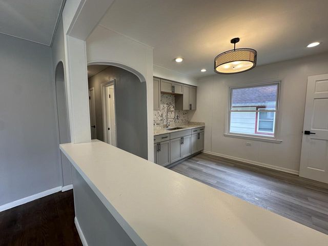 5832 N 71st STREET, Milwaukee, WI 53218