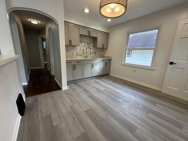 5832 N 71st STREET, Milwaukee, WI 53218