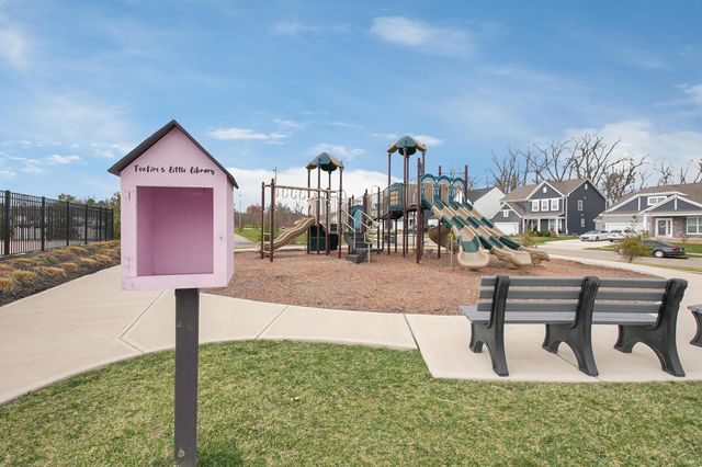 7 Erin Hills Road, Commercial Point, OH 43116