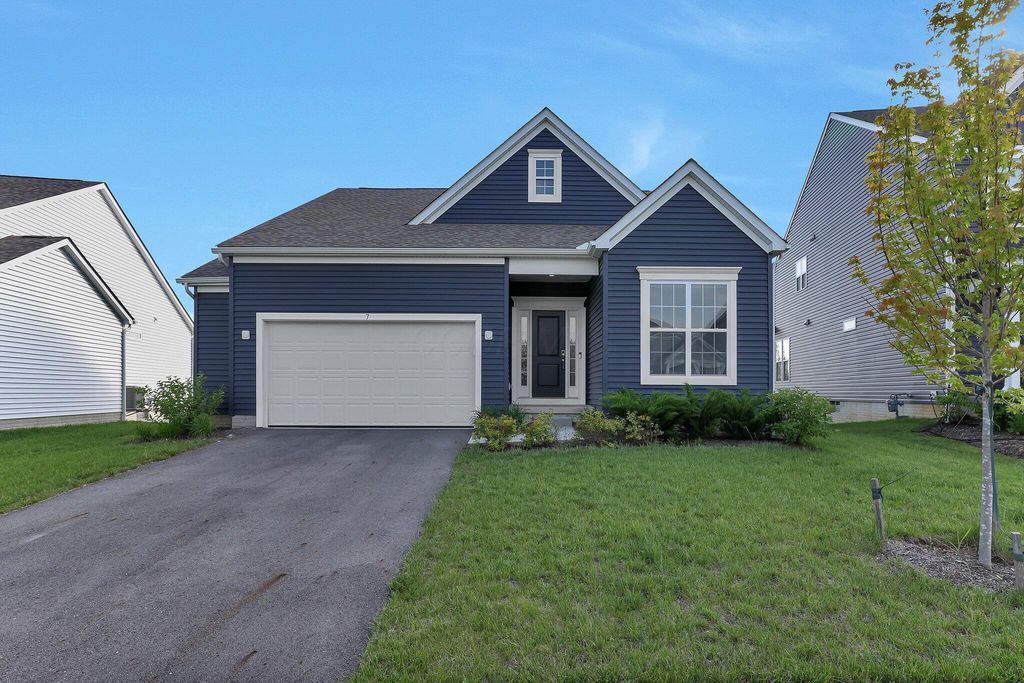 7 Erin Hills Road, Commercial Point, OH 43116