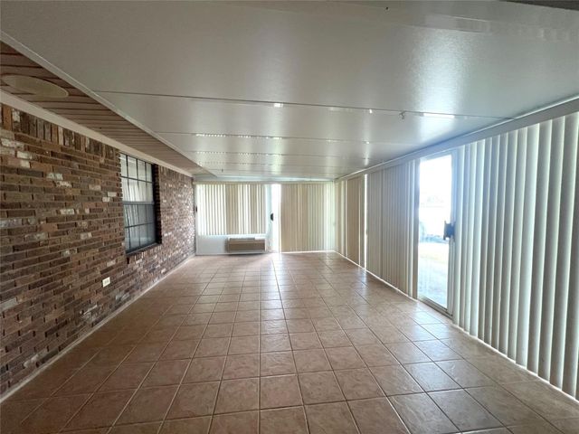 1518 Cr 307, El Campo, TX 77437