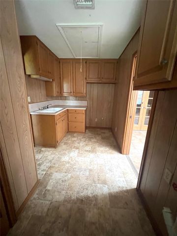 1518 Cr 307, El Campo, TX 77437