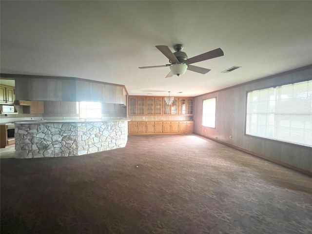 1518 Cr 307, El Campo, TX 77437