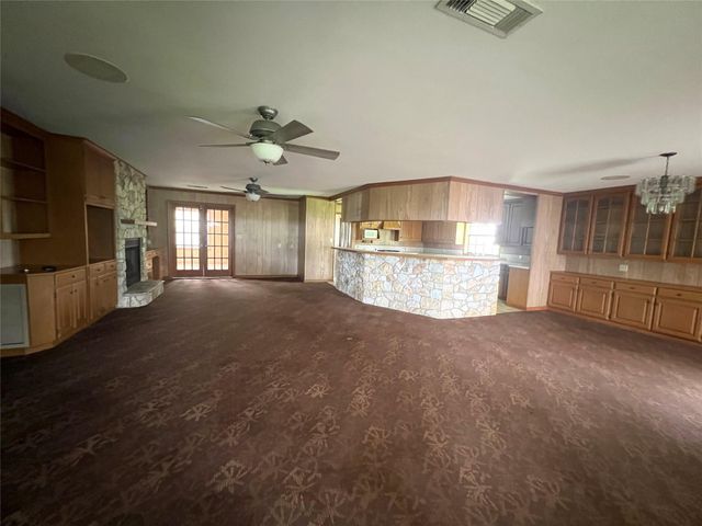 1518 Cr 307, El Campo, TX 77437