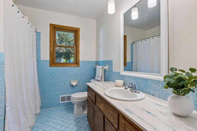 2215 Lincoln Street NE, Minneapolis, MN 55418