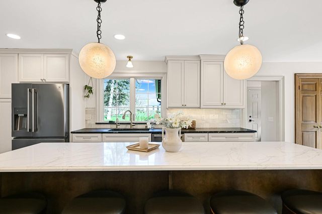 15025 Westover ROAD, Elm Grove, WI 53122