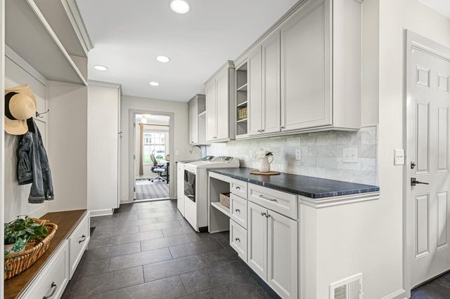15025 Westover ROAD, Elm Grove, WI 53122