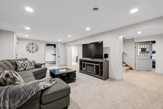 15025 Westover ROAD, Elm Grove, WI 53122