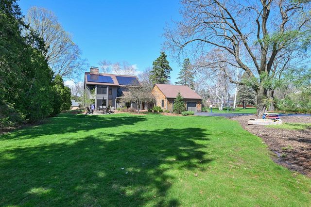 15025 Westover ROAD, Elm Grove, WI 53122