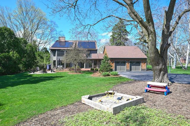 15025 Westover ROAD, Elm Grove, WI 53122