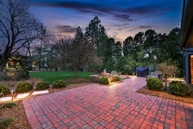 15025 Westover ROAD, Elm Grove, WI 53122