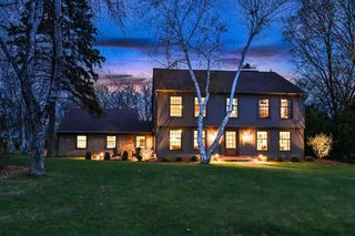 15025 Westover ROAD, Elm Grove, WI 53122