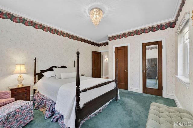 624 Locksley Place, Webster Groves, MO 63119