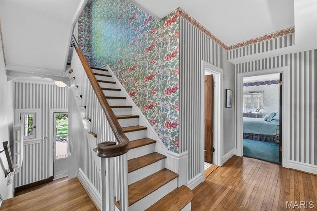 624 Locksley Place, Webster Groves, MO 63119