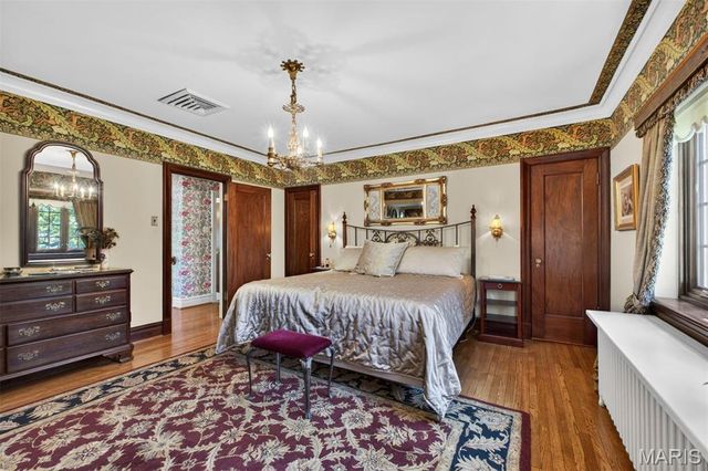 624 Locksley Place, Webster Groves, MO 63119
