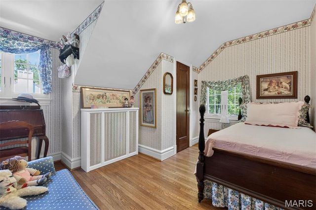 624 Locksley Place, Webster Groves, MO 63119