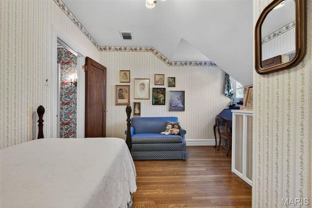 624 Locksley Place, Webster Groves, MO 63119
