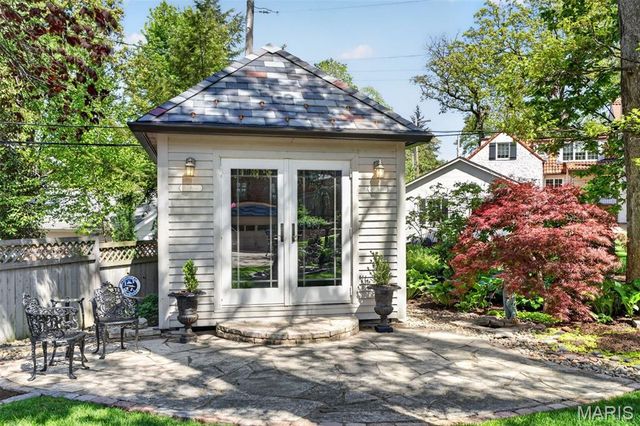 624 Locksley Place, Webster Groves, MO 63119