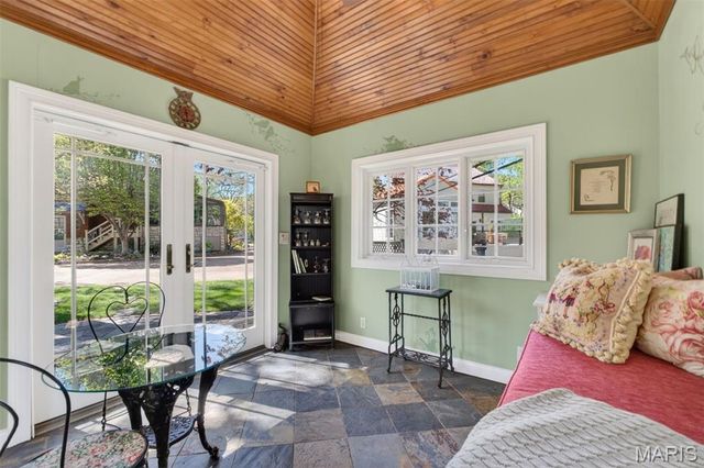 624 Locksley Place, Webster Groves, MO 63119