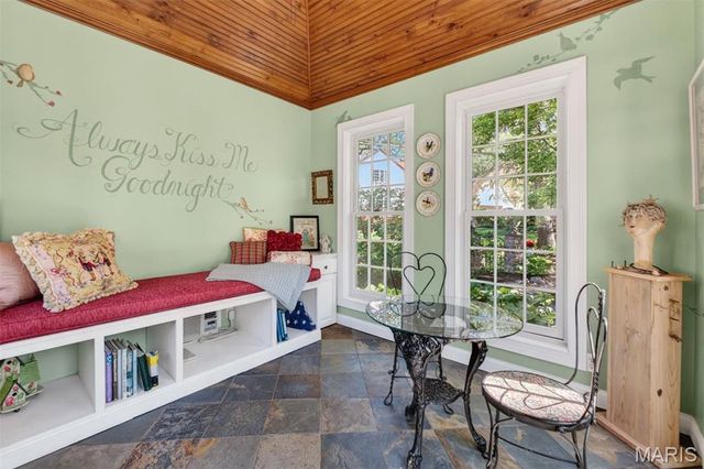 624 Locksley Place, Webster Groves, MO 63119