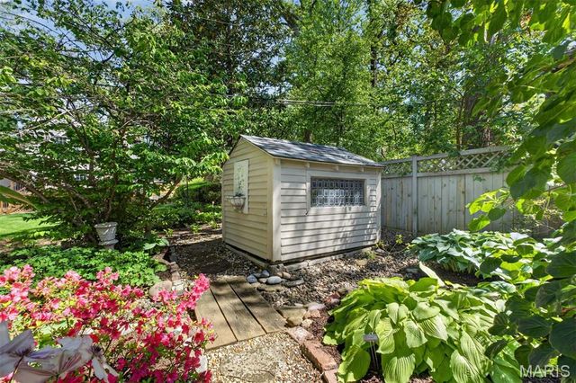624 Locksley Place, Webster Groves, MO 63119
