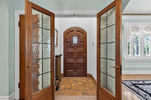 624 Locksley Place, Webster Groves, MO 63119
