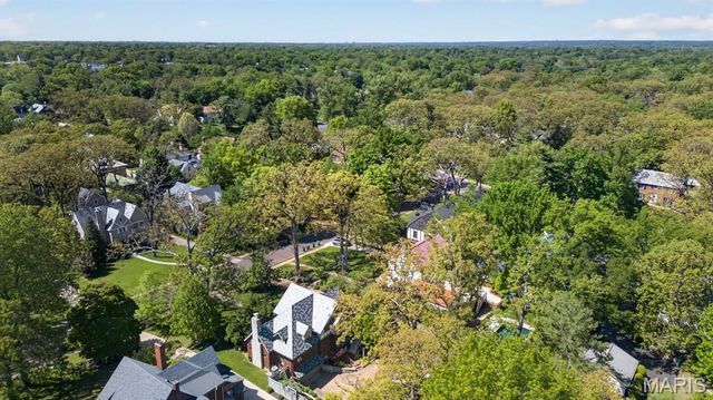 624 Locksley Place, Webster Groves, MO 63119