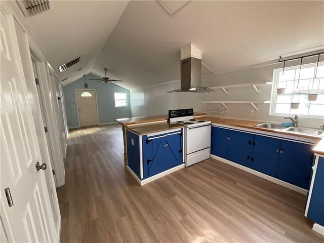 2806 Guadalupe, Corpus Christi, TX 78405