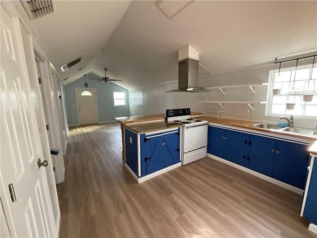 2806 Guadalupe, Corpus Christi, TX 78405