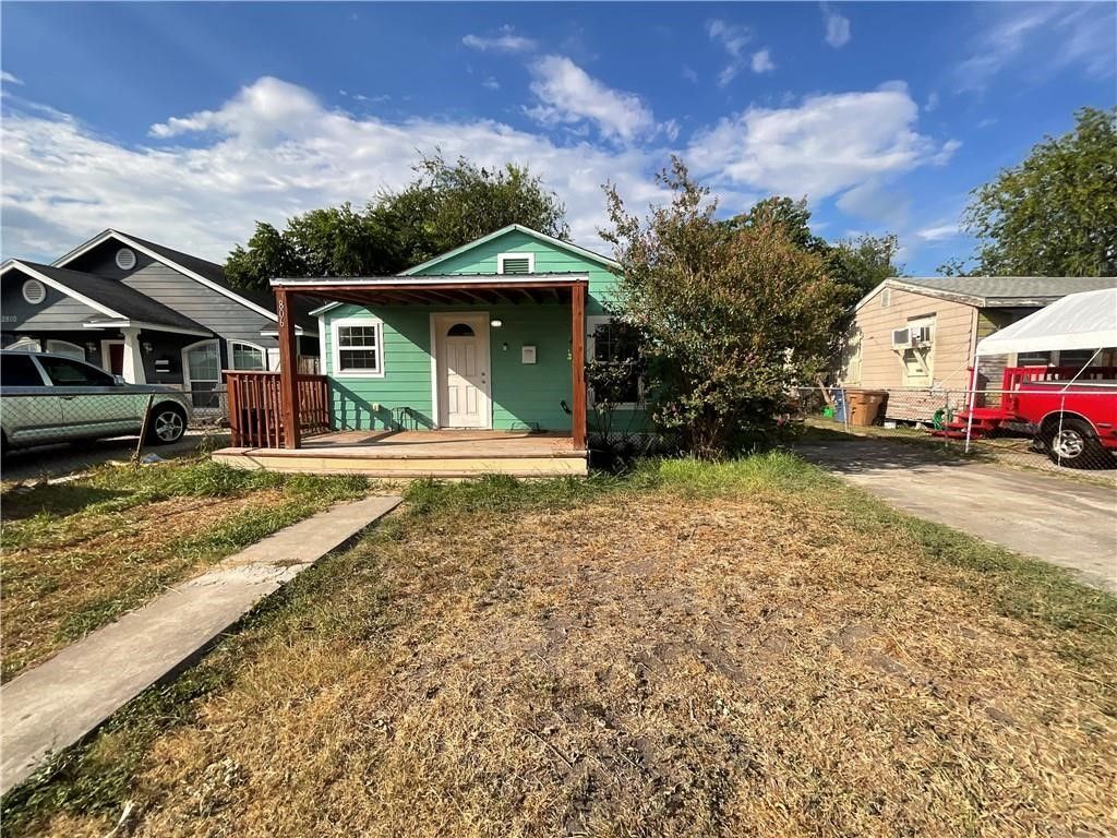 2806 Guadalupe, Corpus Christi, TX 78405 — photo 2