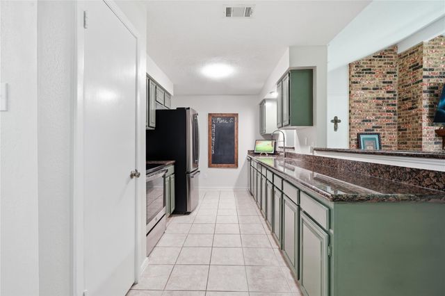 4850 Kentington Drive, Alvin, TX 77511