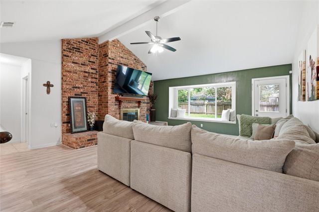 4850 Kentington Drive, Alvin, TX 77511