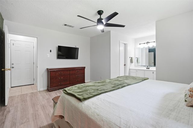 4850 Kentington Drive, Alvin, TX 77511